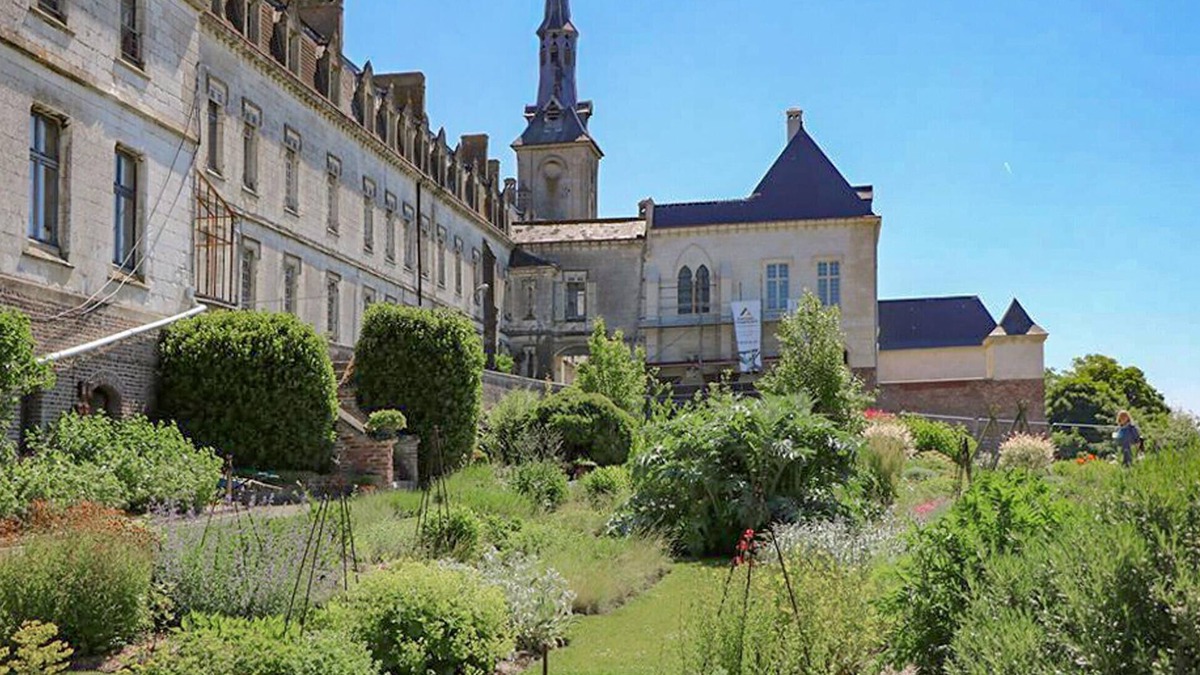 Attin House | 4 bedroom amazing home in Attin la Paix-faite