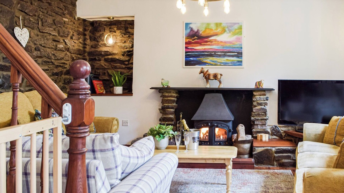 Llanelli Cottage | 4 bedroom accommodation in Pwll near Llanelli