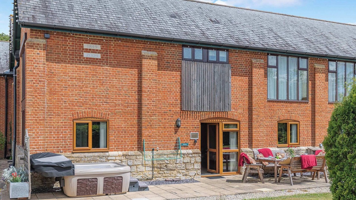 Woolland Cottage | 4 bedroom accommodation in Blandford Forum