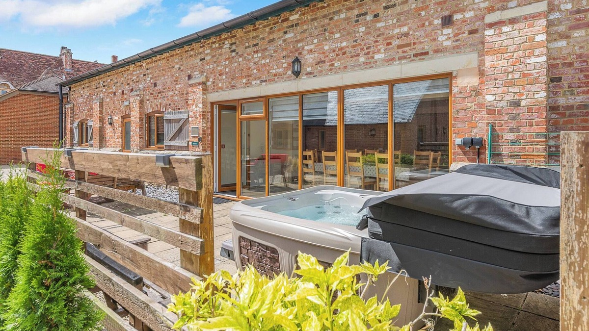 Woolland Apartment | 4 bedroom accommodation in Blandford Forum