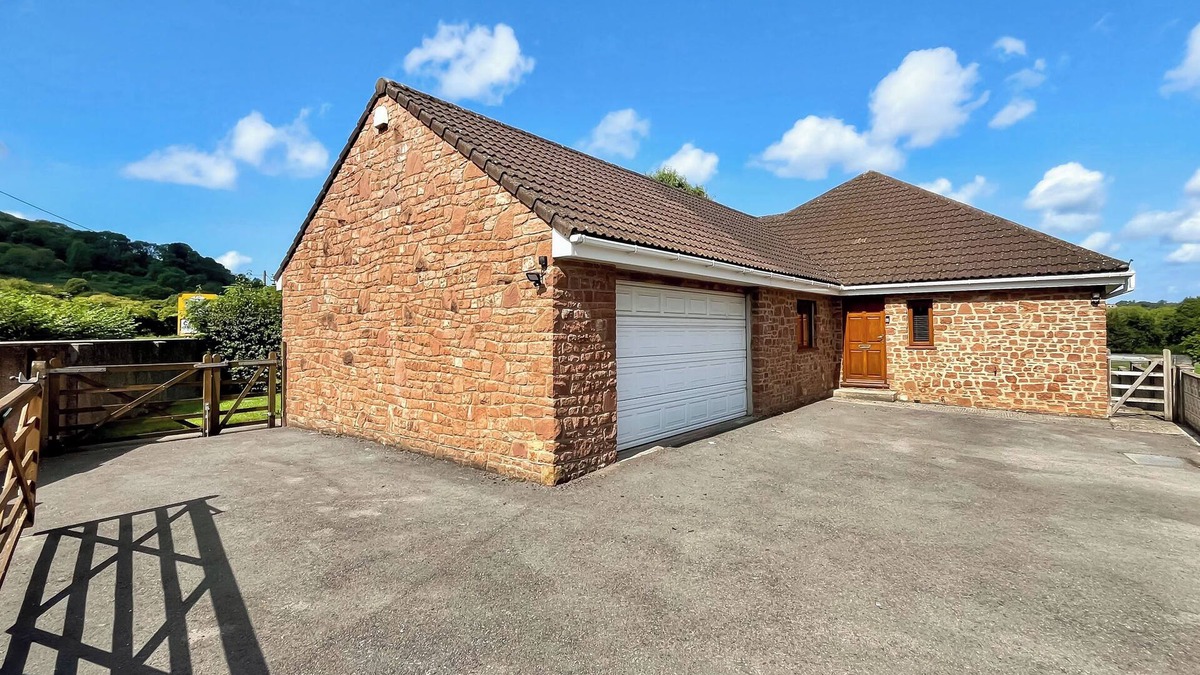 Compton Martin Cottage | 4 bedroom accommodation in Compton Martin, near Cheddar