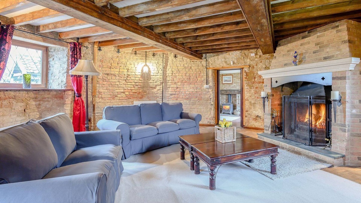 Tilney Fen End Cottage | 4 bedroom accommodation in Shouldham Thorpe, near Kings Lynn