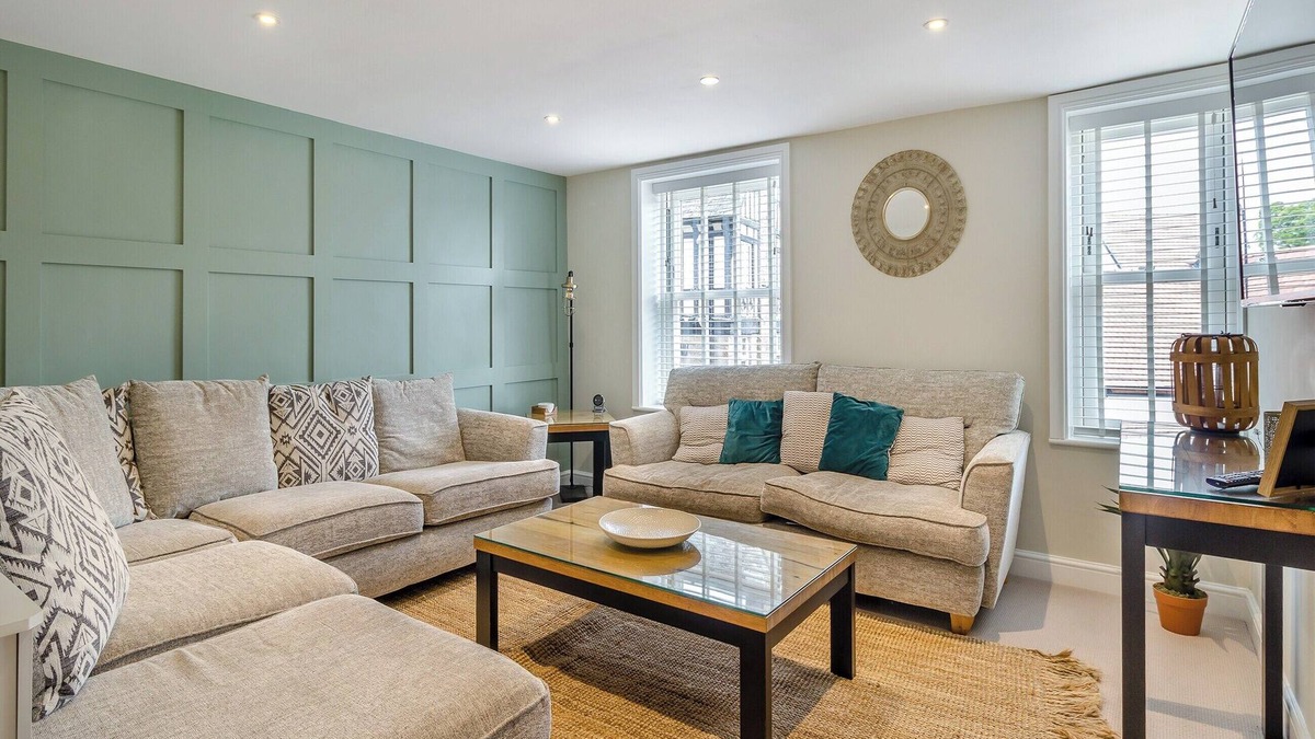 Ault Hucknall Cottage | 4 bedroom accommodation in Chesterfield