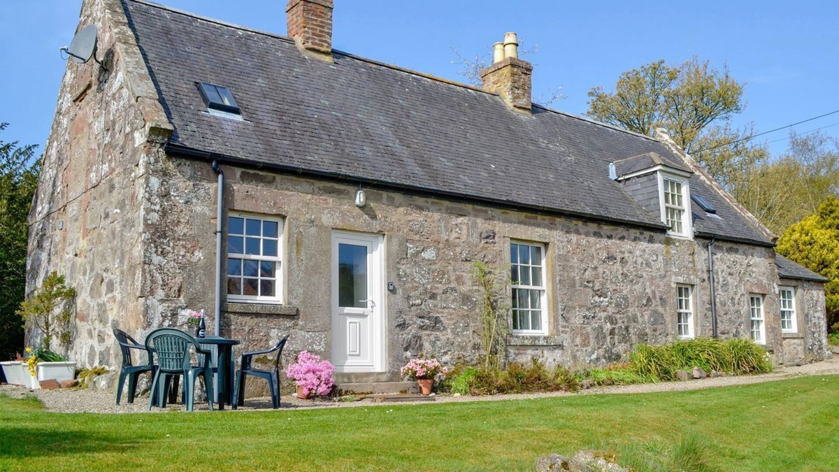 Laurencekirk Cottage | 4 bedroom accommodation in Arbuthnott, near Stonehaven