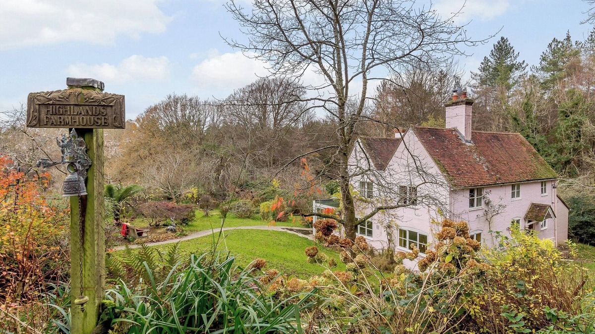 Heathfield Cottage | 4 bedroom accommodation in Dallington, near Heathfield