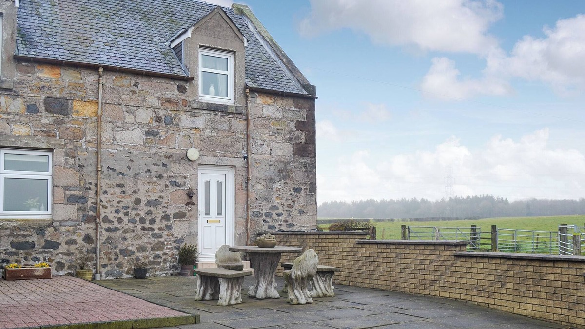 Fenwick Cottage | 4 bedroom accommodation in Fenwick, near Kilmarnock