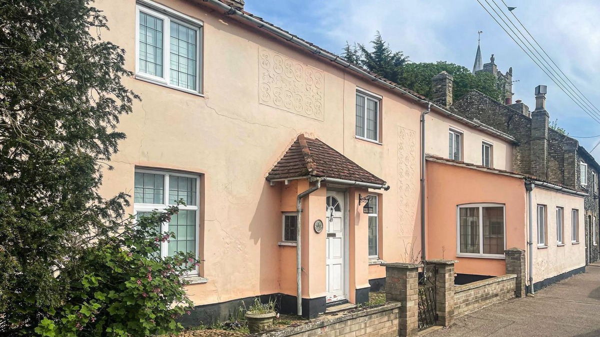 Lakenheath Cottage | 4 bedroom accommodation in Lakenheath