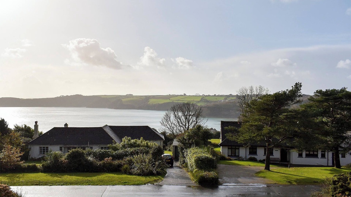 Carlyon Bay Cottage | 4 bedroom accommodation in Carlyon Bay, near St Austell