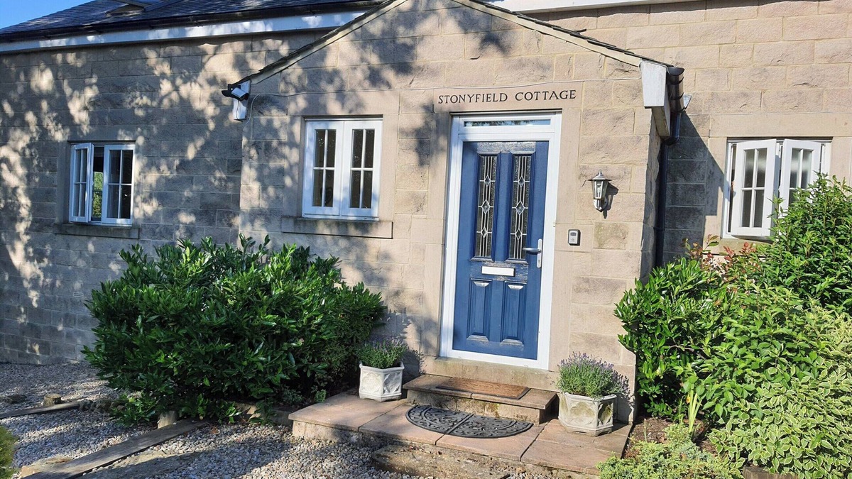 Hallington Cottage | 4 bedroom accommodation in Rochester