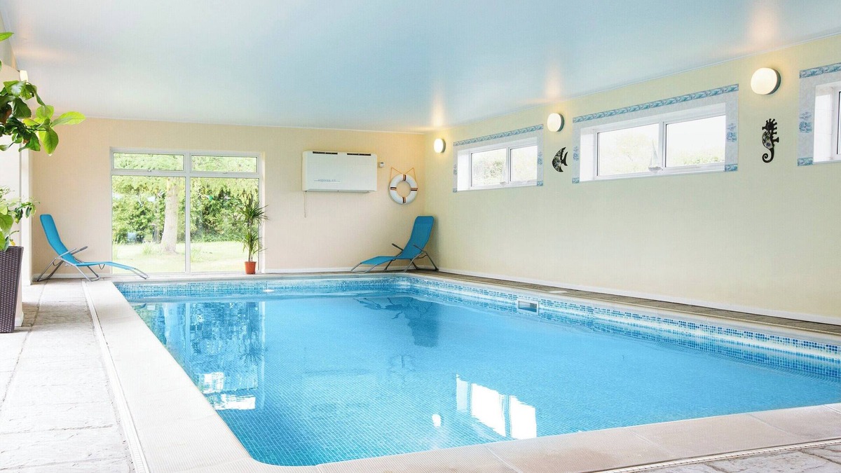 Stowmarket Cottage | 4 bedroom accommodation in Old Newton, near Stowmarket