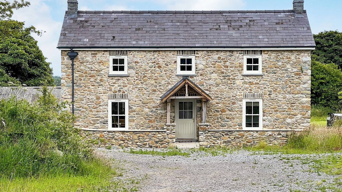Glandwr Cottage | 4 bedroom accommodation in Glandwr, near Cardigan