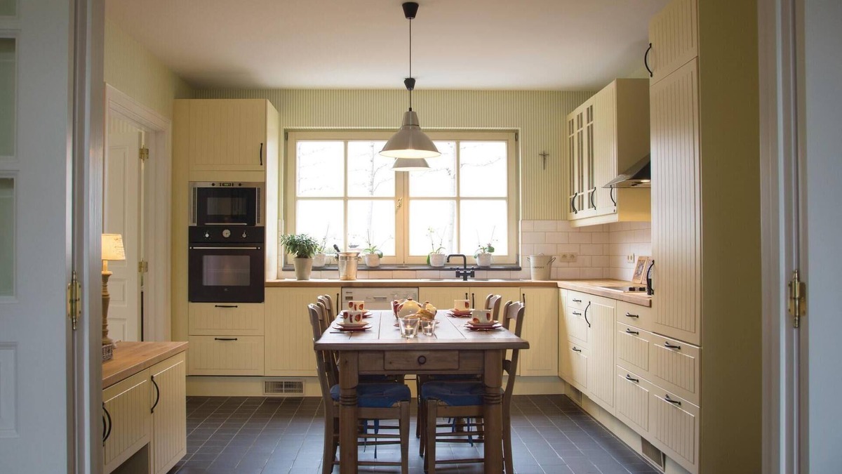 Hoepertingen House | 4 bedroom accommodation in Borgloon