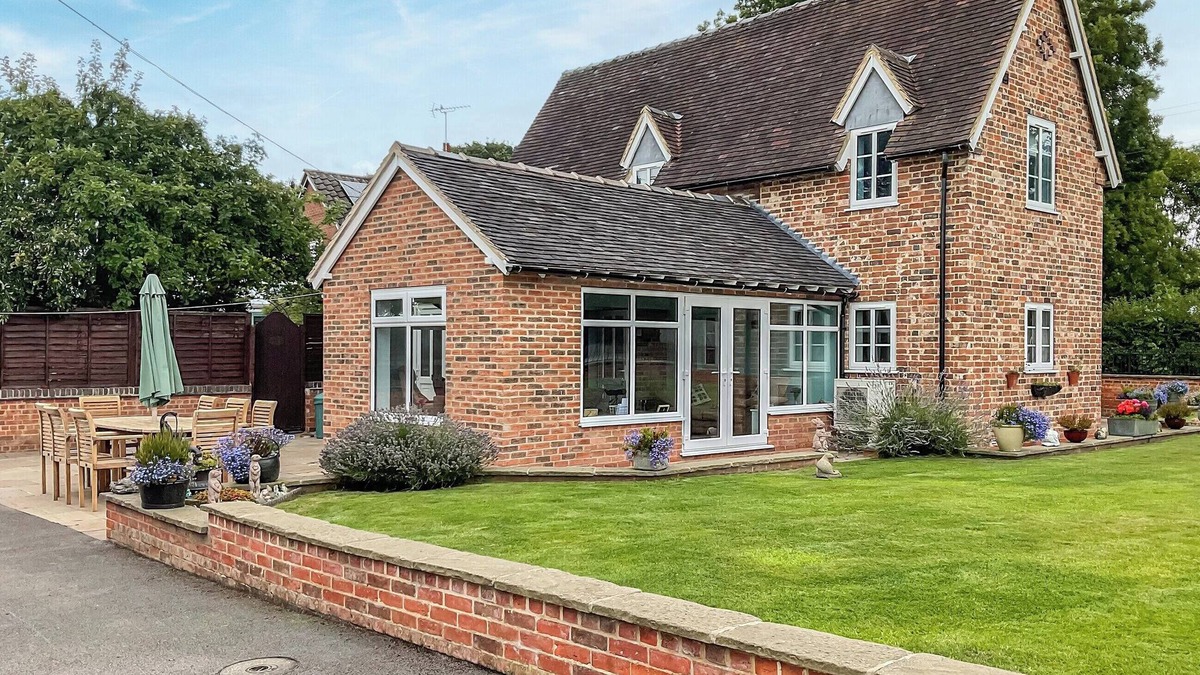 Amerton Cottage | 4 bedroom accommodation in Stowe-by-Chartley, near Stafford