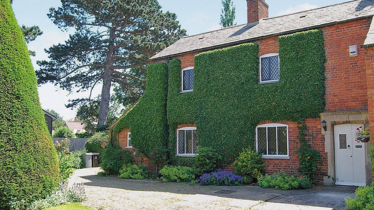Grantham Cottage | 4 bedroom accommodation in Harlaxton, near Grantham