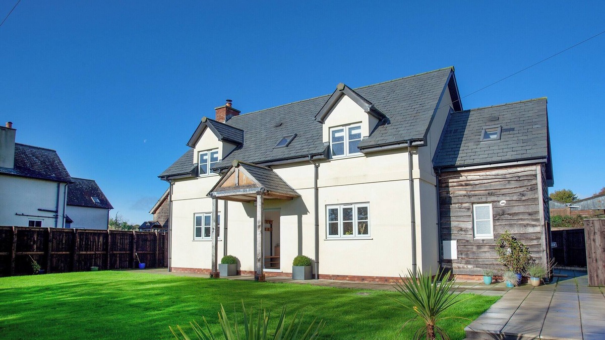 Buckerell Cottage | 4 bedroom accommodation in Weston, near Honiton