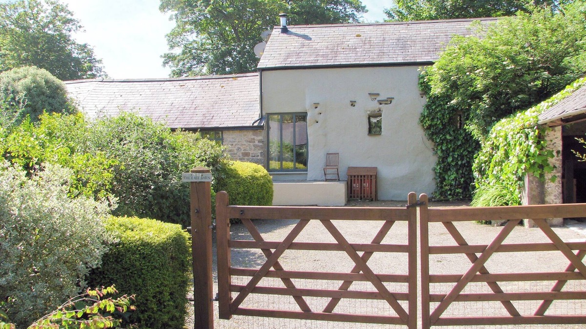 Stackpole Cottage | 4 bedroom accommodation in Valast Hill, near Stackpole