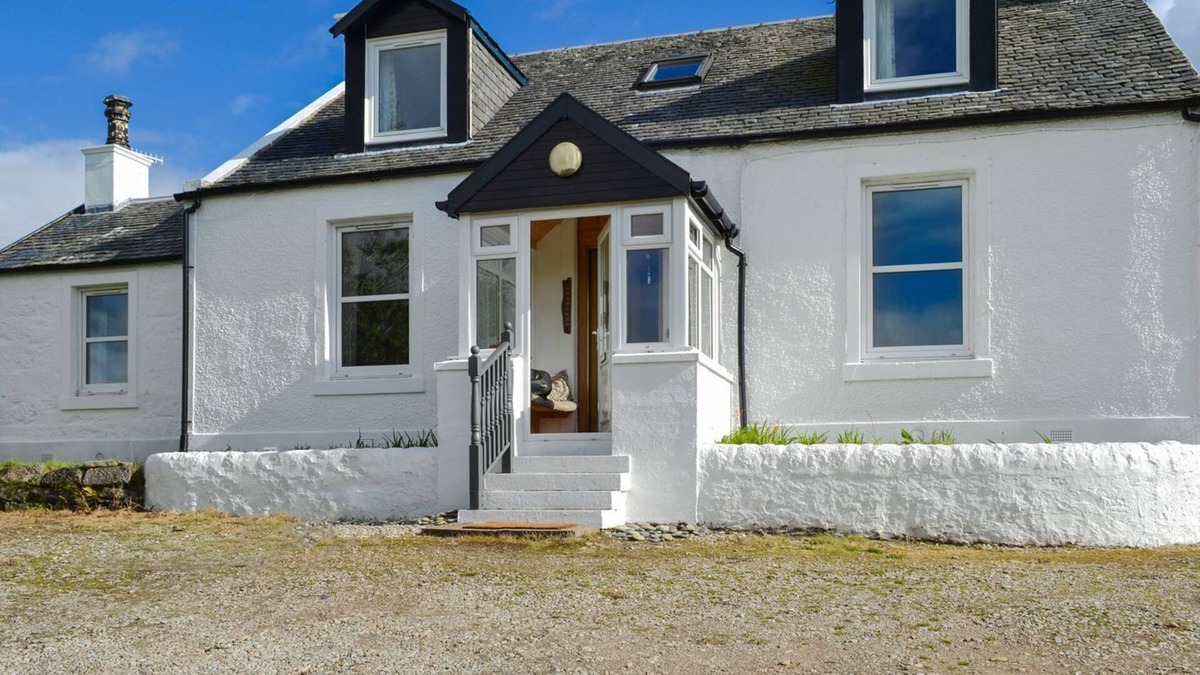 Tarbert Cottage | 4 bedroom accommodation in Clachan, near Tarbert