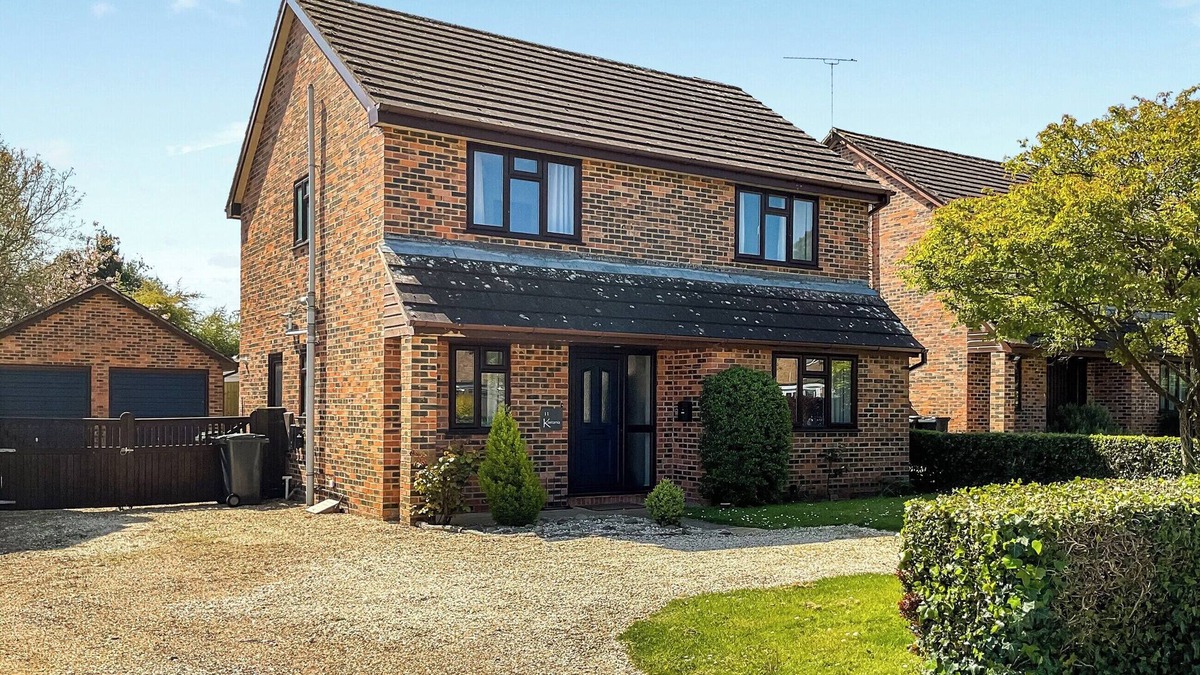 Bere Regis Cottage | 4 bedroom accommodation in Bere Regis, near Wareham