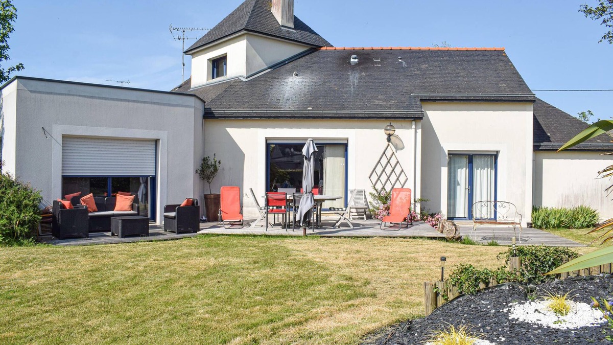 Hillion House | 4 bedroom accommodation in Hillion