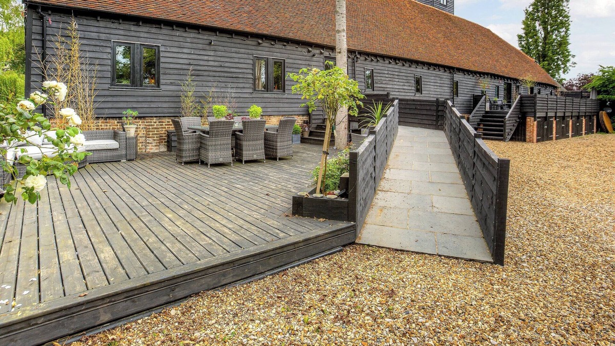Broxted Cottage | 4 bedroom accommodation in Broxted, near Dunmow