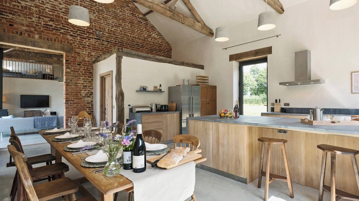 Foxley Cottage | 4 bedroom accommodation in Kerdiston, near Norwich