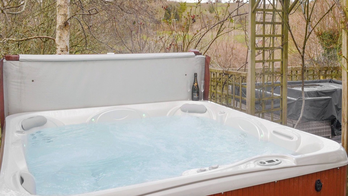 Heligan Cottage | 4 bedroom accommodation in Trusham, near Newton Abbot