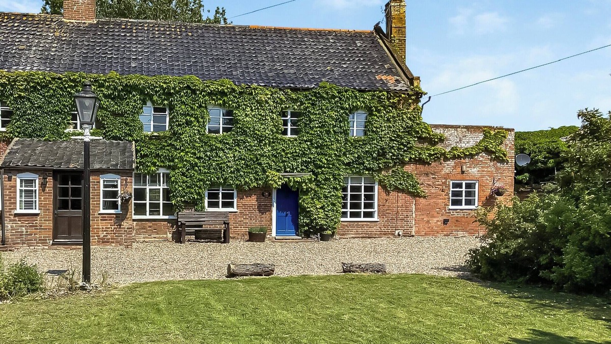 Hethel Cottage | 4 bedroom accommodation in East Harling, near Thetford