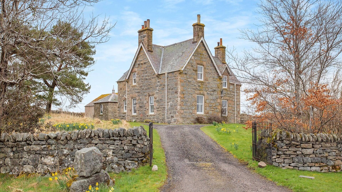 Lairg Cottage | 4 bedroom accommodation in Lairg