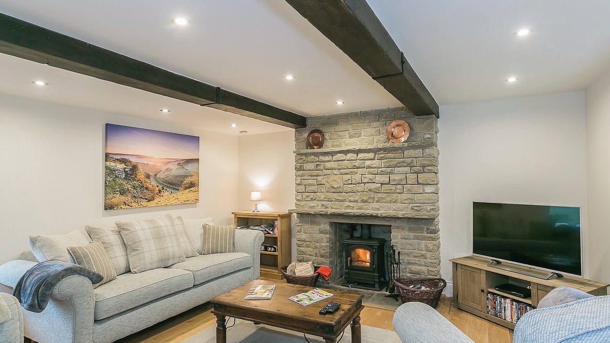Litton Cottage | 4 bedroom accommodation in Wardlow, near Buxton