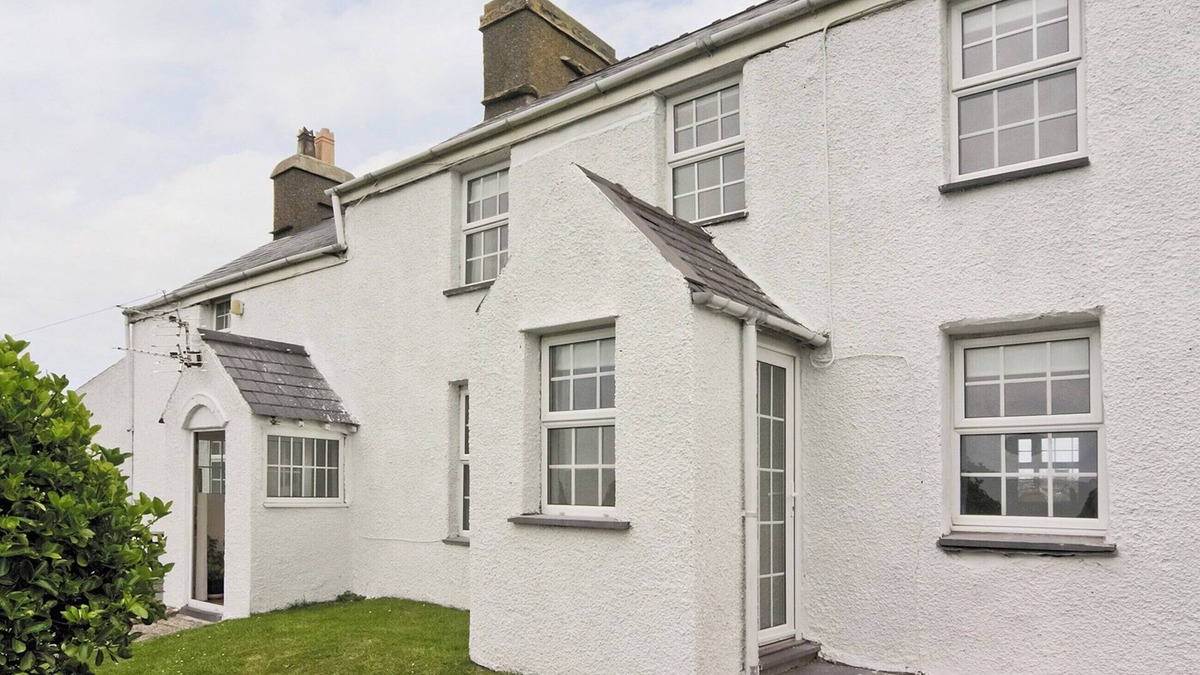 Mynytho Cottage | 4 bedroom accommodation in Cilan, near Abersoch