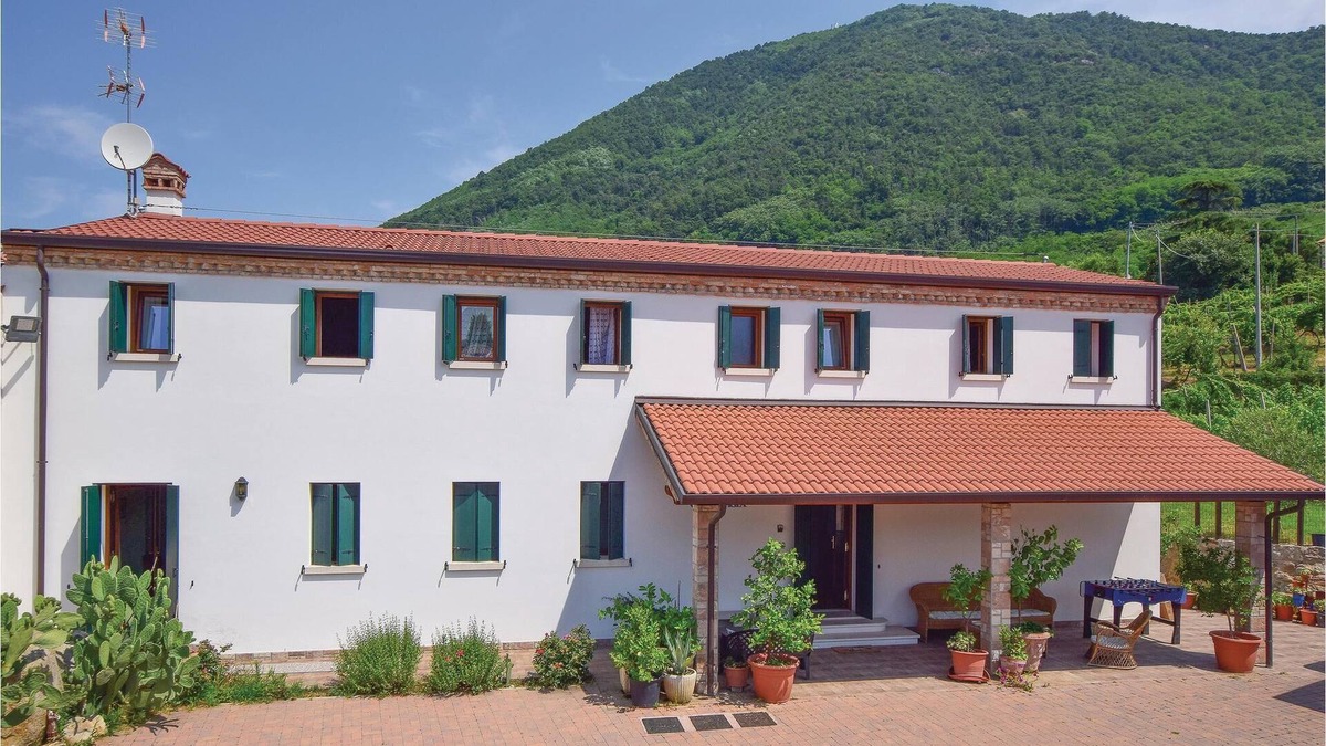 Vo House | 4 bedroom accommodation in Zovon