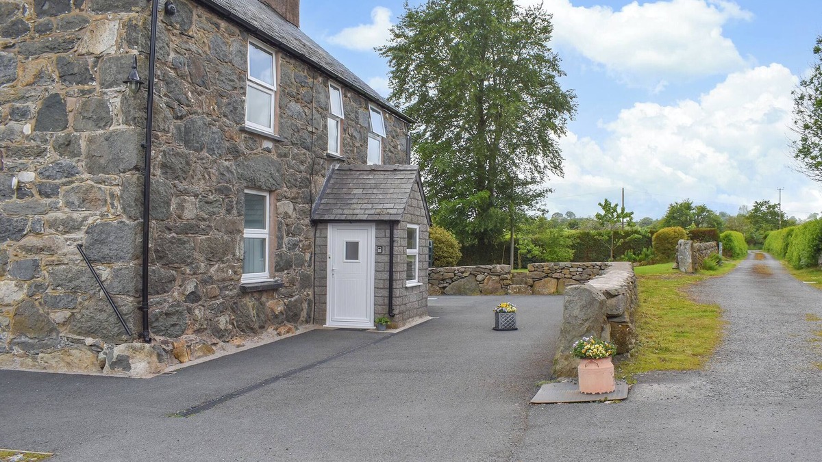 Bala Cottage | 4 bedroom accommodation in Rhyduchaf, near Bala