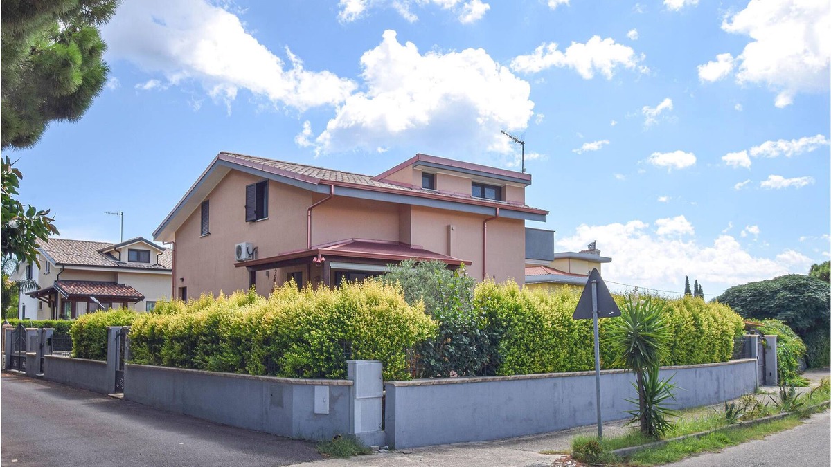 Marina di Davoli House | 4 bedroom accommodation in Davoli