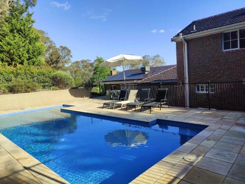 Lower Plenty Apartment | 4-bedroom Acre Retreat with Pool & Garden - Pets and Long Stays Welcome