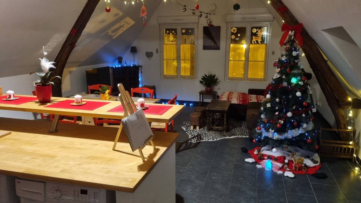 Trosly-Breuil Apartment | 4-bedroom apartment with balcony