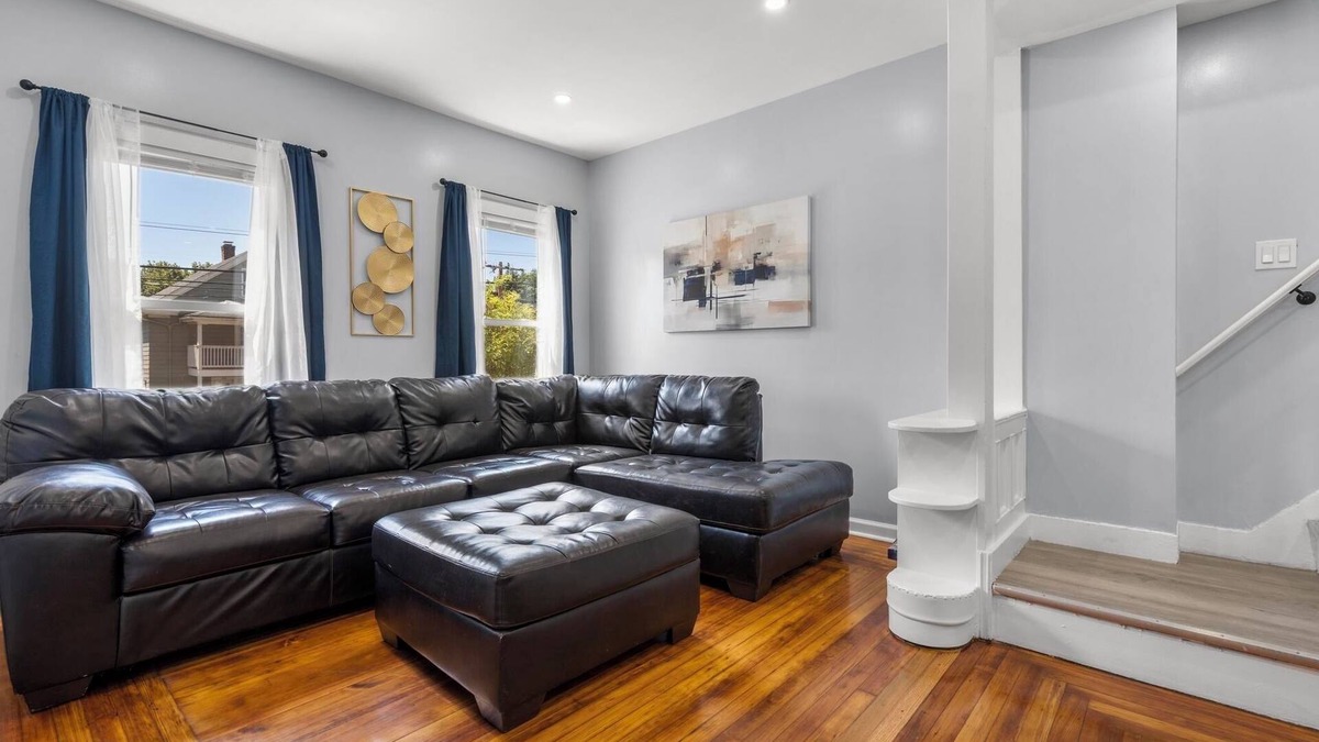 Bristol Apartment | 4-bedroom apartment in charming Bristol with AC and lots of amenities