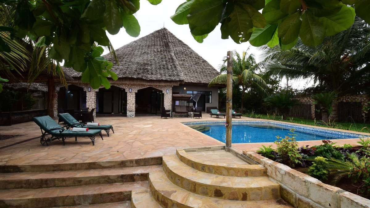 Matemwe Villa | 4 Bedroom Beach Front Villa with own pool