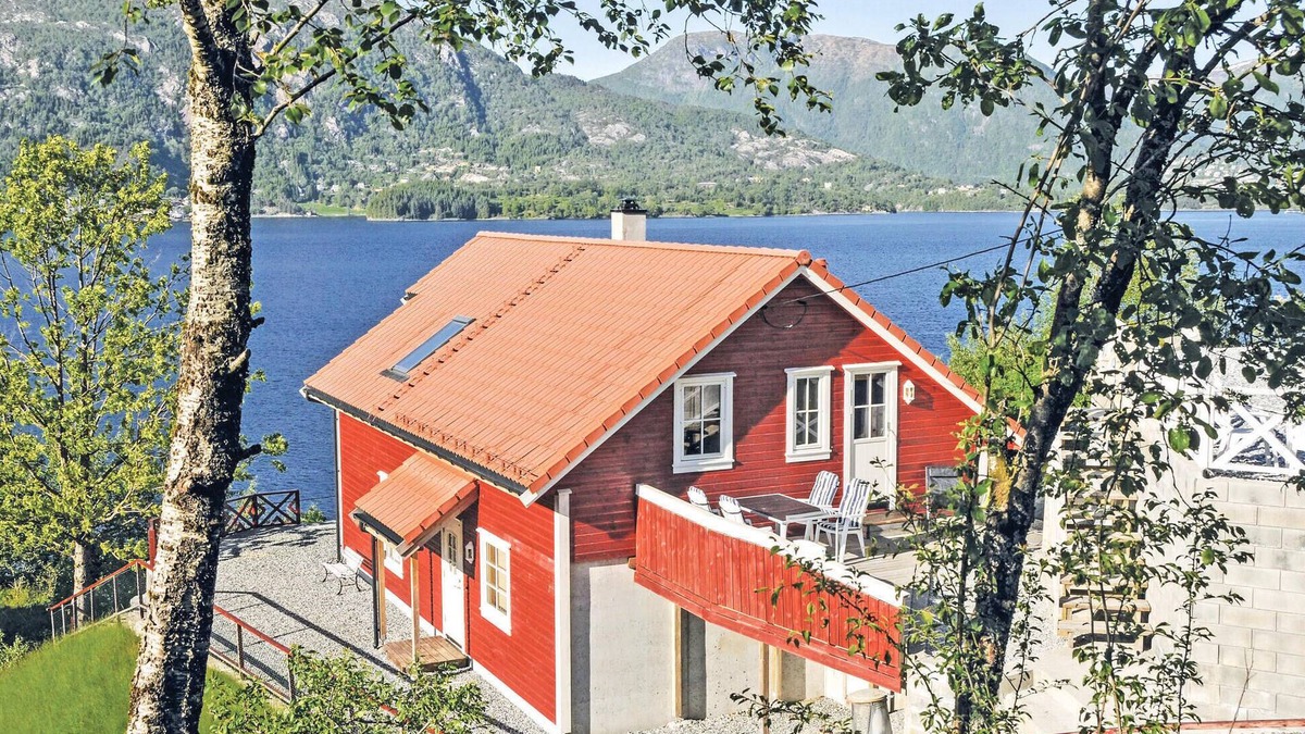 Vaksdal Municipality House | 4 bedroom beautiful home in Vaksdal
