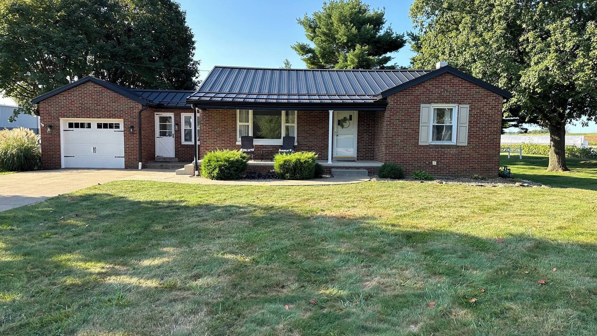 Sugarcreek House | 4-bedroom bungalow in charming Sugarcreek with WiFi and AC