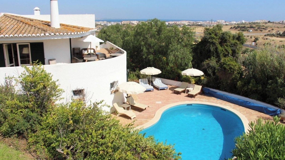 Funchal Villa | 4 Bedroom Country Villa located between Lagos & Praia da Luz, Portugal