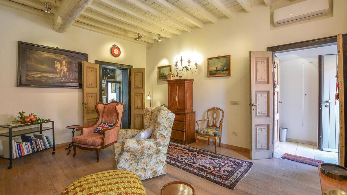 Old Town Apartment | 4 bedroom cozy apartment in Mantova