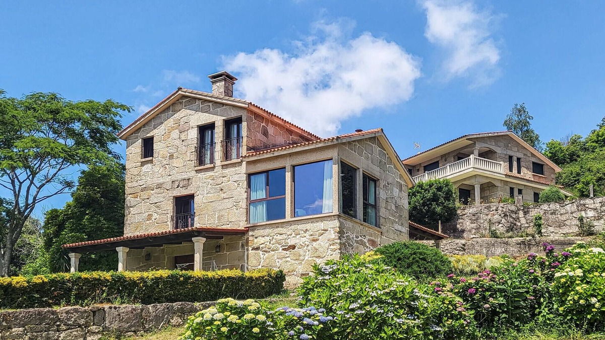 Vilaboa House | 4 bedroom cozy home in As Cernadas