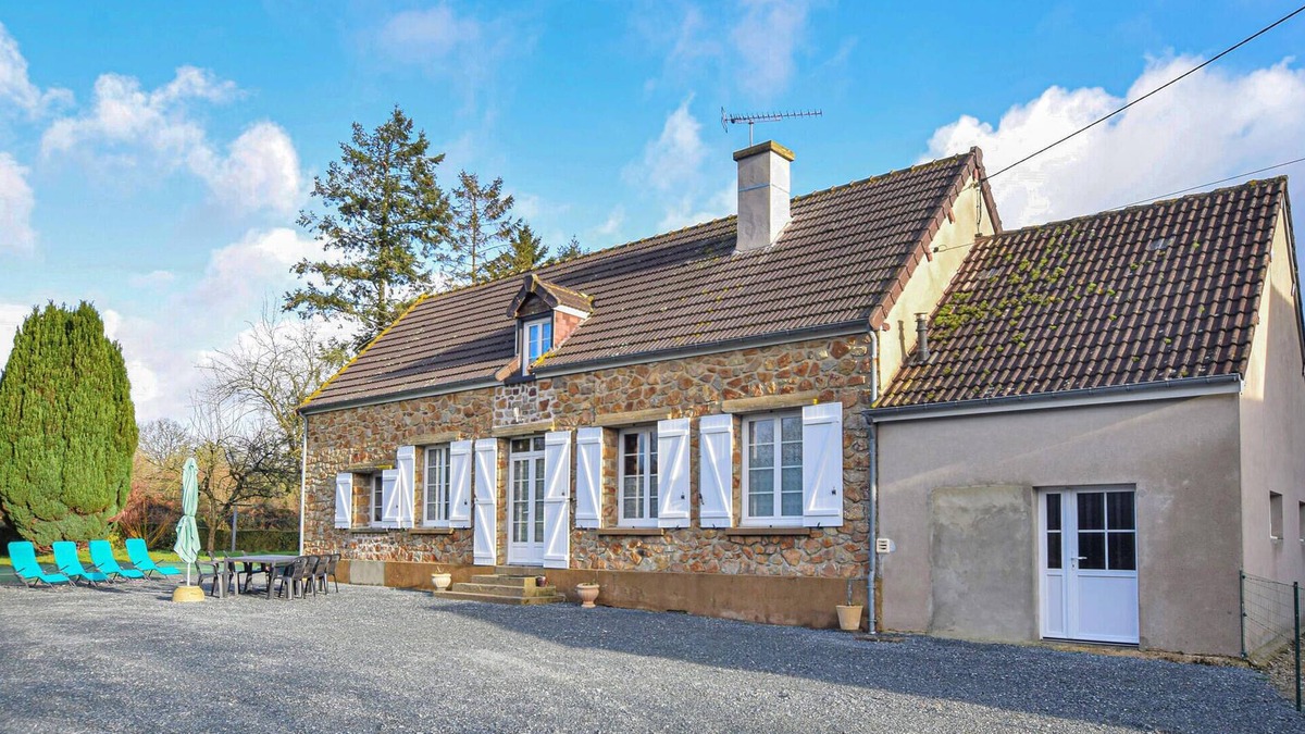 Lithaire House | 4 bedroom cozy home in Montsenelle