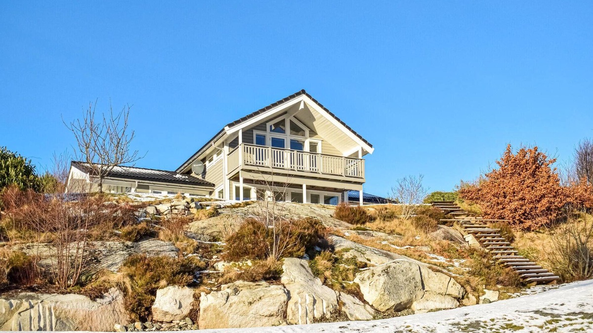 Fitjar House | 4 bedroom cozy home in Fitjar