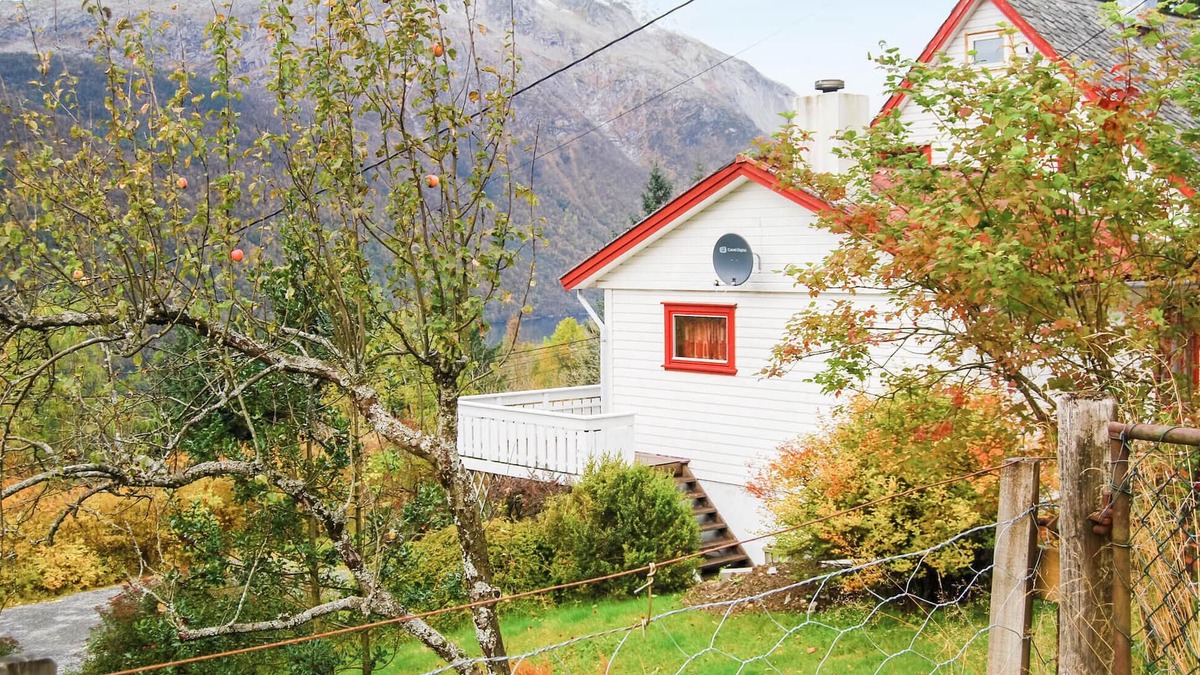 Kvinnherad House | 4 bedroom cozy home in Matre