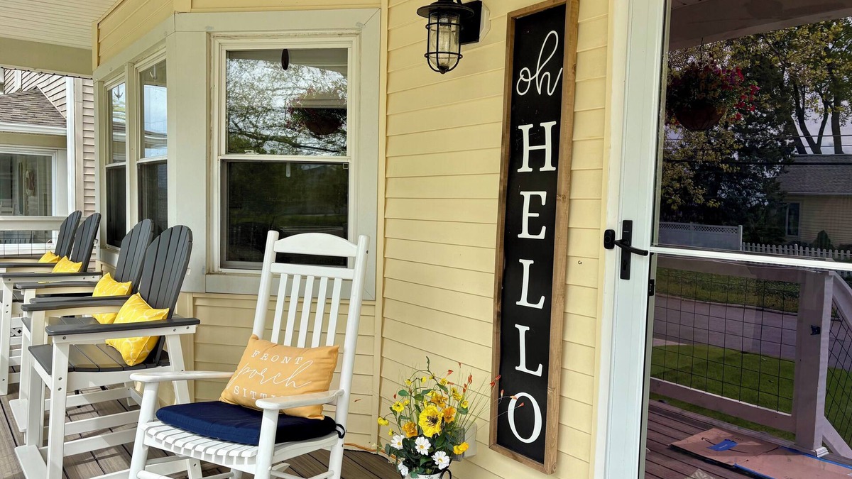 Painesville House | 4 bedroom Dog Friendly Lake house, in charming beach town of Fairport Harbor