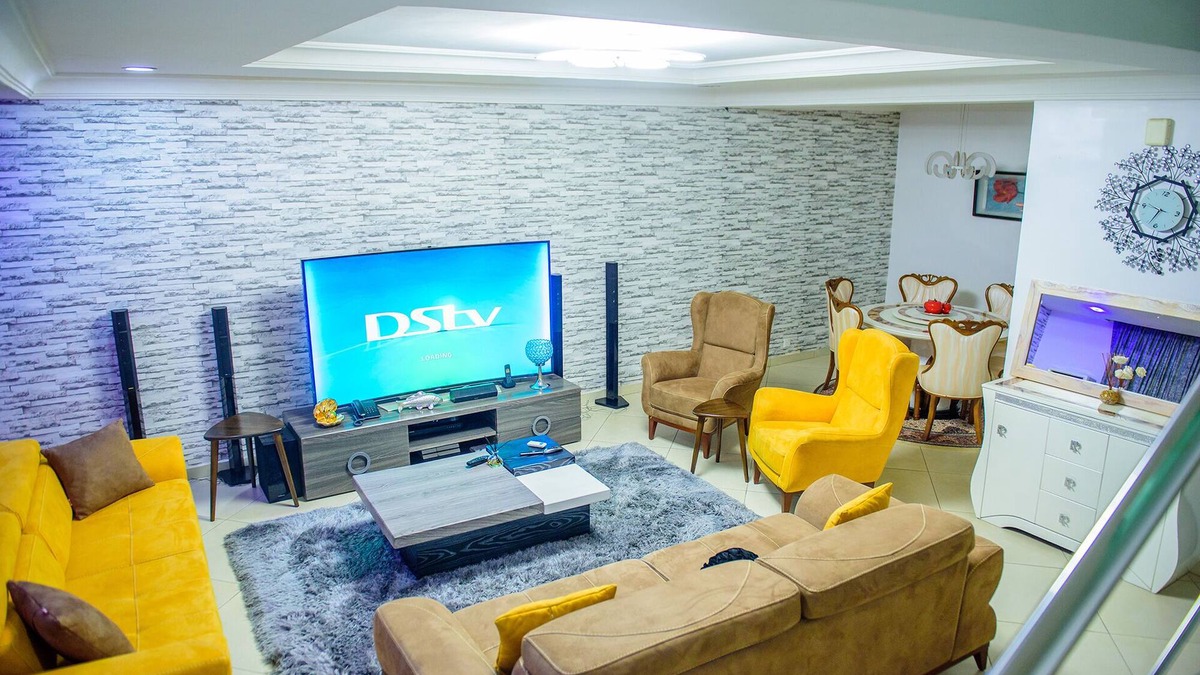 Gwarinpa Estate House | 4 Bedroom Duplex, 24Hrs Electricity & Security, Unlimited WIFI/Pool/Garden & Gym