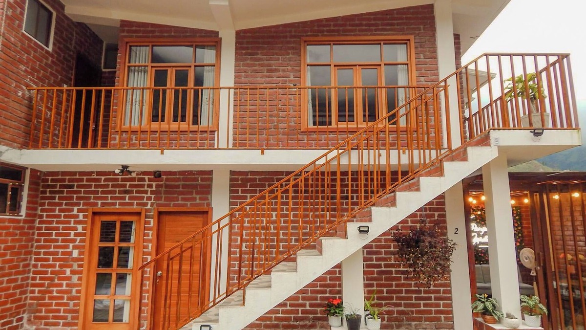 Banos de Agua Santa Cabin | 4-bedroom lodge in charming Baños de Agua Santa with WiFi, Garage, bbq.