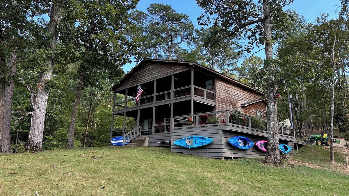 Little Kowaliga Cabin | 4 bedroom Family Cabin at Grateful Cove, Lake Martin, AL