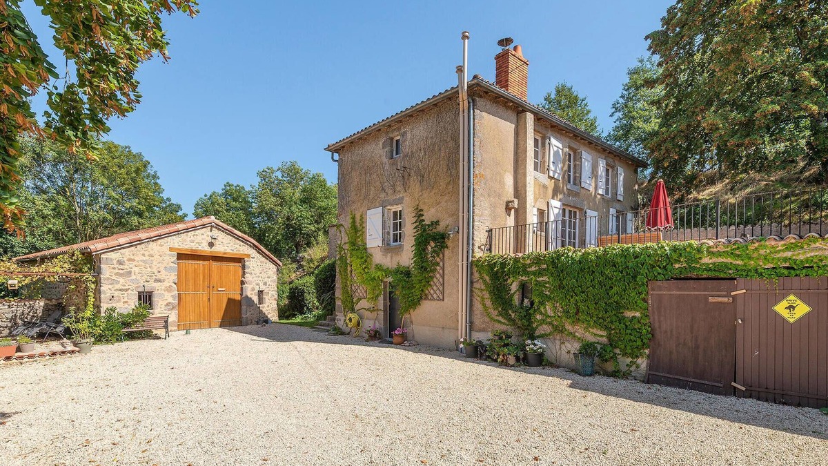 La Coudre House | 4 bedroom gorgeous home in Argentonnay